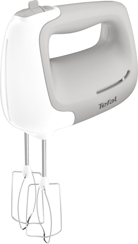 Witte Tefal handmixer met grijze handgreep en twee zilverkleurige gardes.