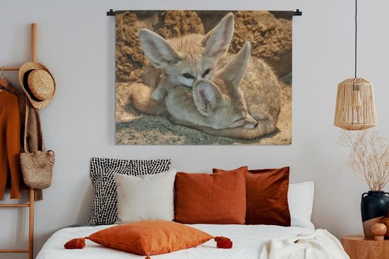 Wandkleed Fennek - Twee Fennek vossen nestelen zich om te gaan slapen Wandkleed katoen 150x112 cm - Wandtapijt met foto