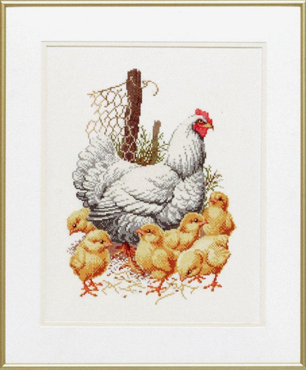 Pako Borduurpakket - telpatroon - Kip met kuikens op de boerderij - 235.331 - voorgesorteerd garen - Aida - 42 x 50 cm - DIY kit