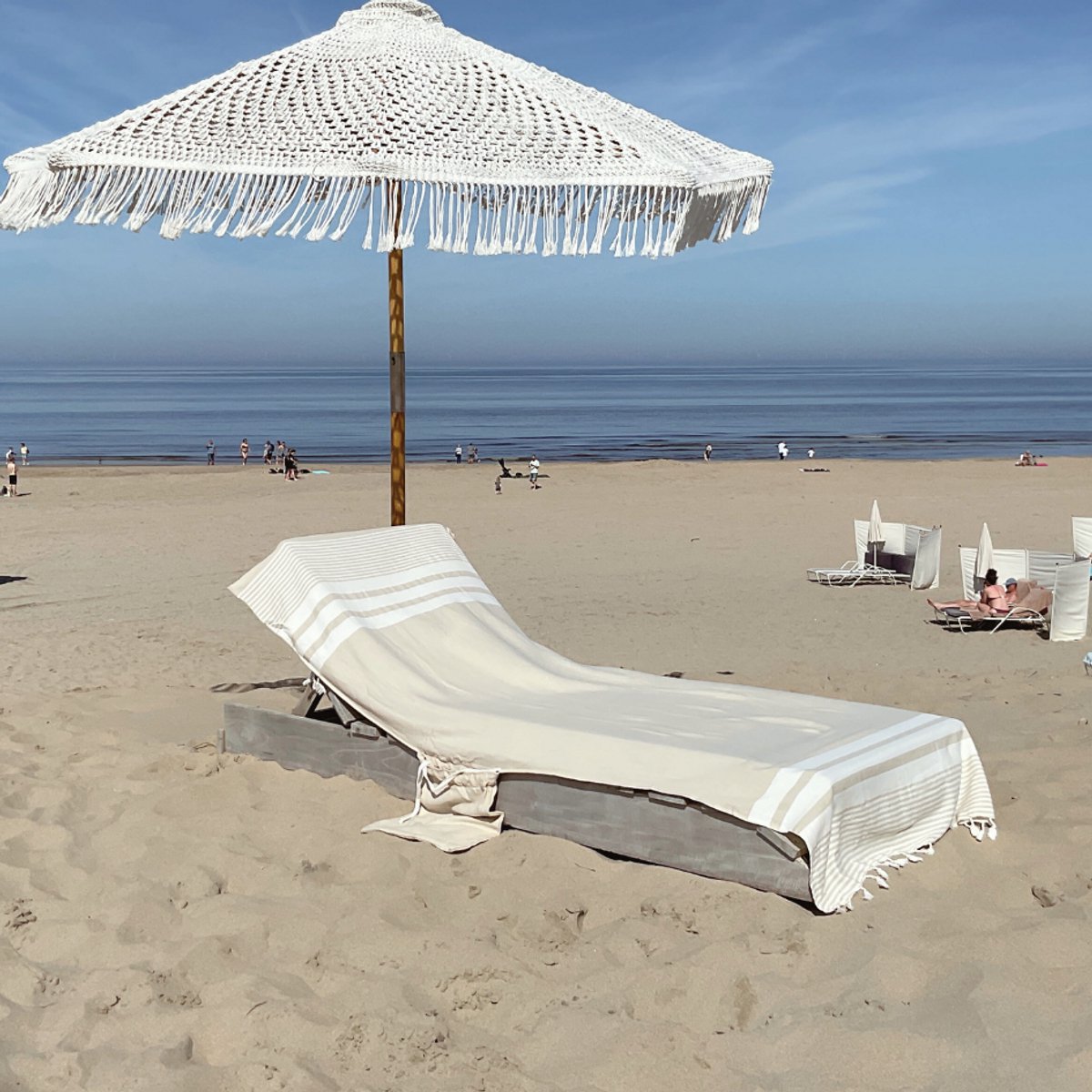 hipps Loungie Travel beachbedcover beige – strandlaken voor ligbed – lichtgewicht hamamdoek – met omslag en afsluitbaar zijvak – 210x90 cm – sneldrogend katoen