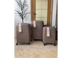Merkloos Bera Kofferset - 3-Delig - 45L Handbagage + 70L Medium + 110L Grote Koffer - Lichtgewicht - Stevig - 360° Geruisloze Wielen - TSA Slot - Beige