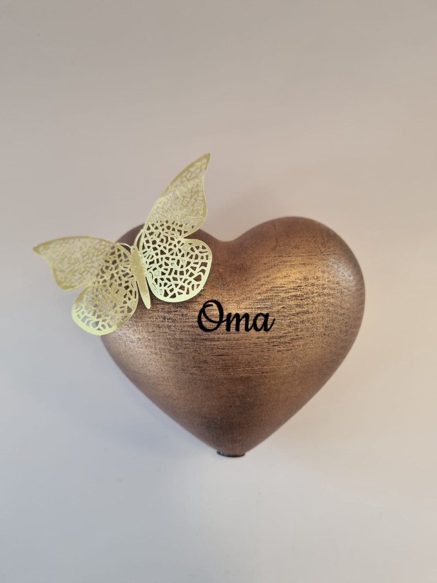 Urn hart met vlinder - oma - brons - 450 ml