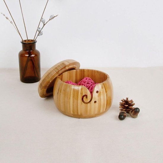 Bamboe garenkom - Handgemaakte opbergkom voor breigaren - Met afneembaar deksel en gaten - Breikom - Wolstandaard - Geschikt voor breien, haken en woondecoratie - Houtkleur - Diameter 15,5 cm x 9,5 cm hoogte