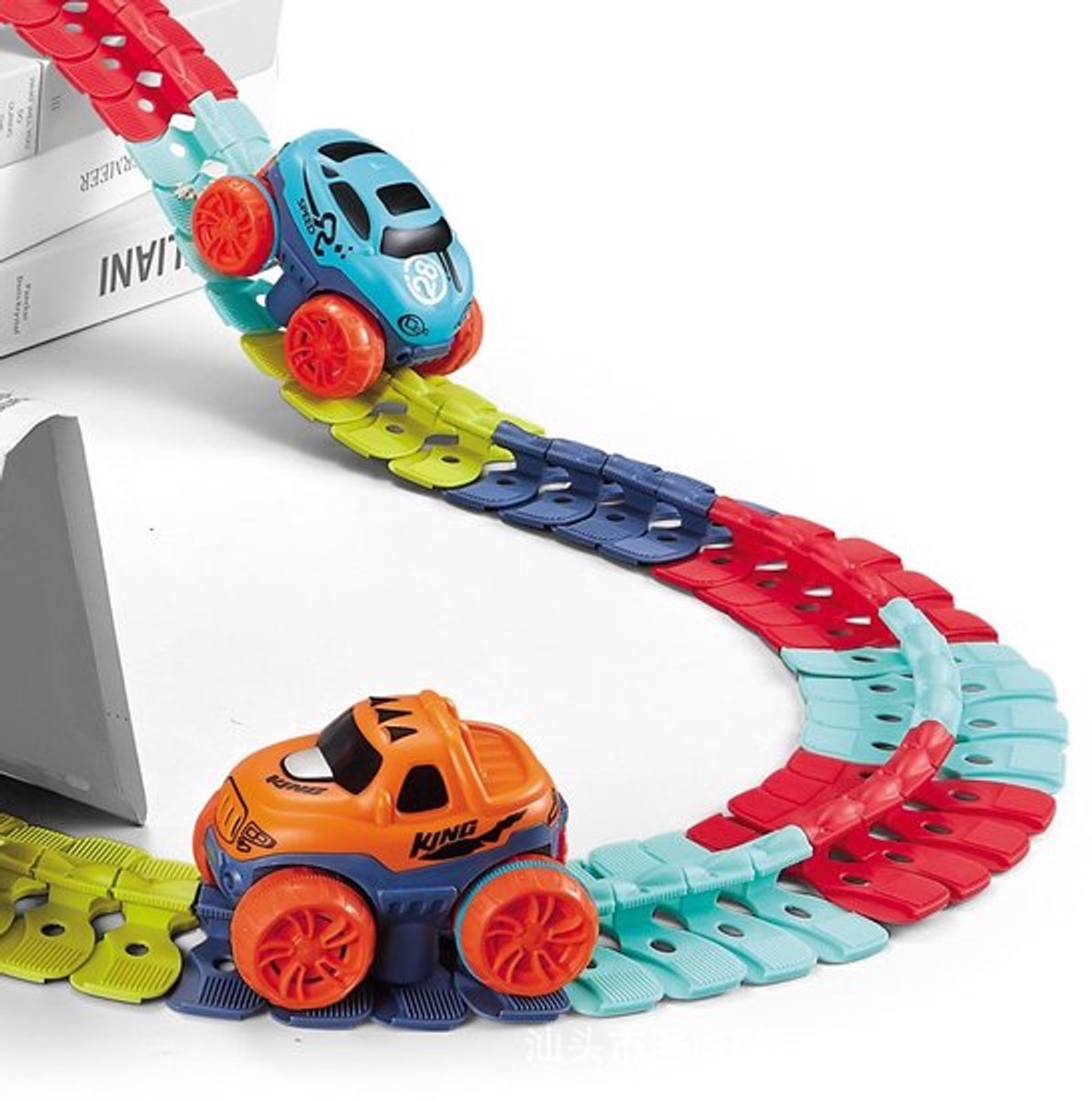 JMKA Racebaan - Stuntauto's - Baanauto's - LED-verlichting - 92-delige race-doe-het-zelfset - Speelgoed voor 3-jarigen - Verjaardagscadeaus - Feestdagen cadeau — afbeelding 9