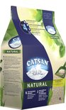 Catsan Natural kattenbakvulling zak met witte kat op wolk, tarwe, groene bladeren en schep.