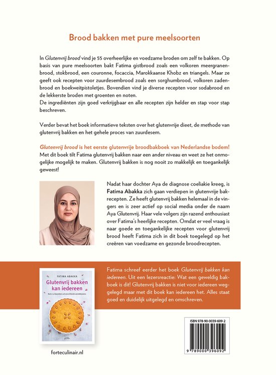 Achterkant van een boek met recepten voor glutenvrij brood, inclusief een foto van de auteur.
