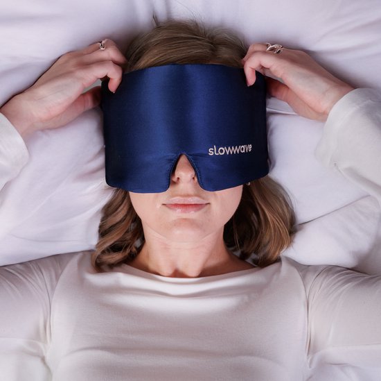 Slowwave Premium Silk Sleep Mask - 3D Edition - Geen druk op de ogen dankzij innovatief 3D design - Ultrazacht en 100% verduisterend - Echt moerbeizijde - Kleur: Navy (donkerblauw)