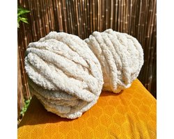 Chunky yarn - 2 stuks - Beige - Hand knitting - Dik wol - Chunky garen - Breiwol & -garen - 100% Polyester - 2 cm