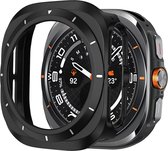 Bandz hard case hoesje met bezel - geschikt voor Samsung Galaxy Watch Ultra / Ultra 2025 - beschermhoes met wijzerplaat - Stevig plastic materiaal (zwart/wit)