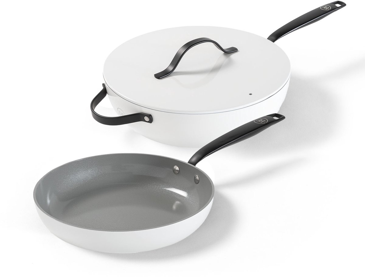 BE Living 2-delige Pannenset - Ø 28 cm Koekenpan + Ø 30 cm Wokpan - Bakpan - Keramisch - PFAS Vrij Anti Aanbak - Inductie Pannen - Wit - Essential Series