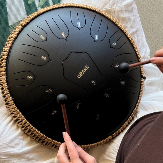 Orakl ® - Tongue Drum Elysium Kosmisch Zwart - Inclusief lesboek - Handpan ø 35 cm - Tongue Drum - Handpan Drum - Steel Tongue Drum - Klankschaal - Geluidstherapie van Orakl — afbeelding 2