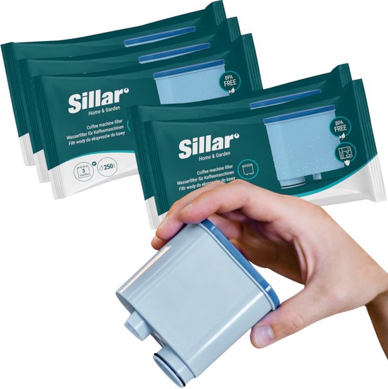 Vijf verpakte Sillar waterfilters, één wordt vastgehouden door een hand. Tekst: BPA FREE.