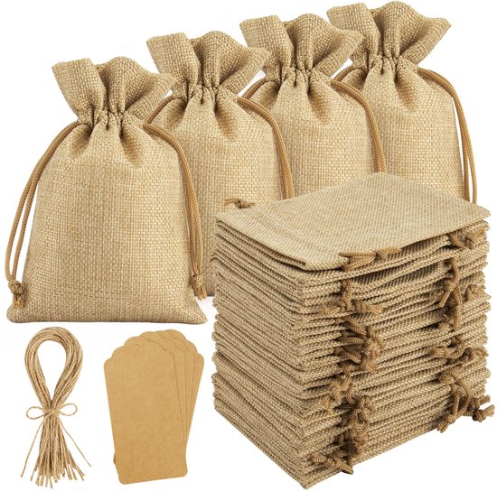 Foto: 50 stuks jute zakjes 10 x 14 cm katoenen cadeauzakjes met trekkoord jutezak set incl kleine cadeaulabels karton en touws cadeauverpakkingen