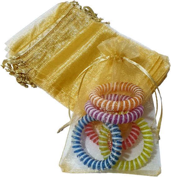 Gouden organzazakjes, één open met elastische spiraalklemmen voor haar in meerdere kleuren.