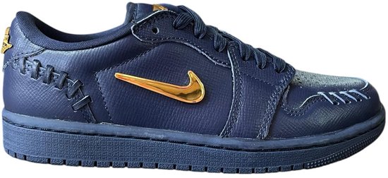 WMNS Air Jordan MM low DonkerBlauw Goud Maat bol