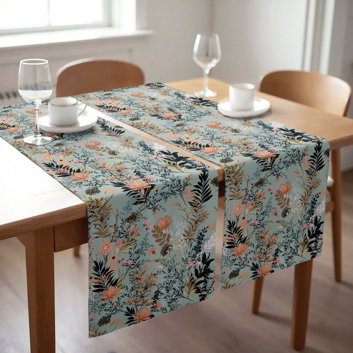 Velvet textiel Tafelloper set van 2 - 45x140 - Bloemen op lichtblauw