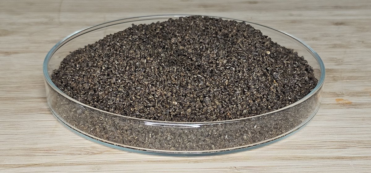 pellet crumbs