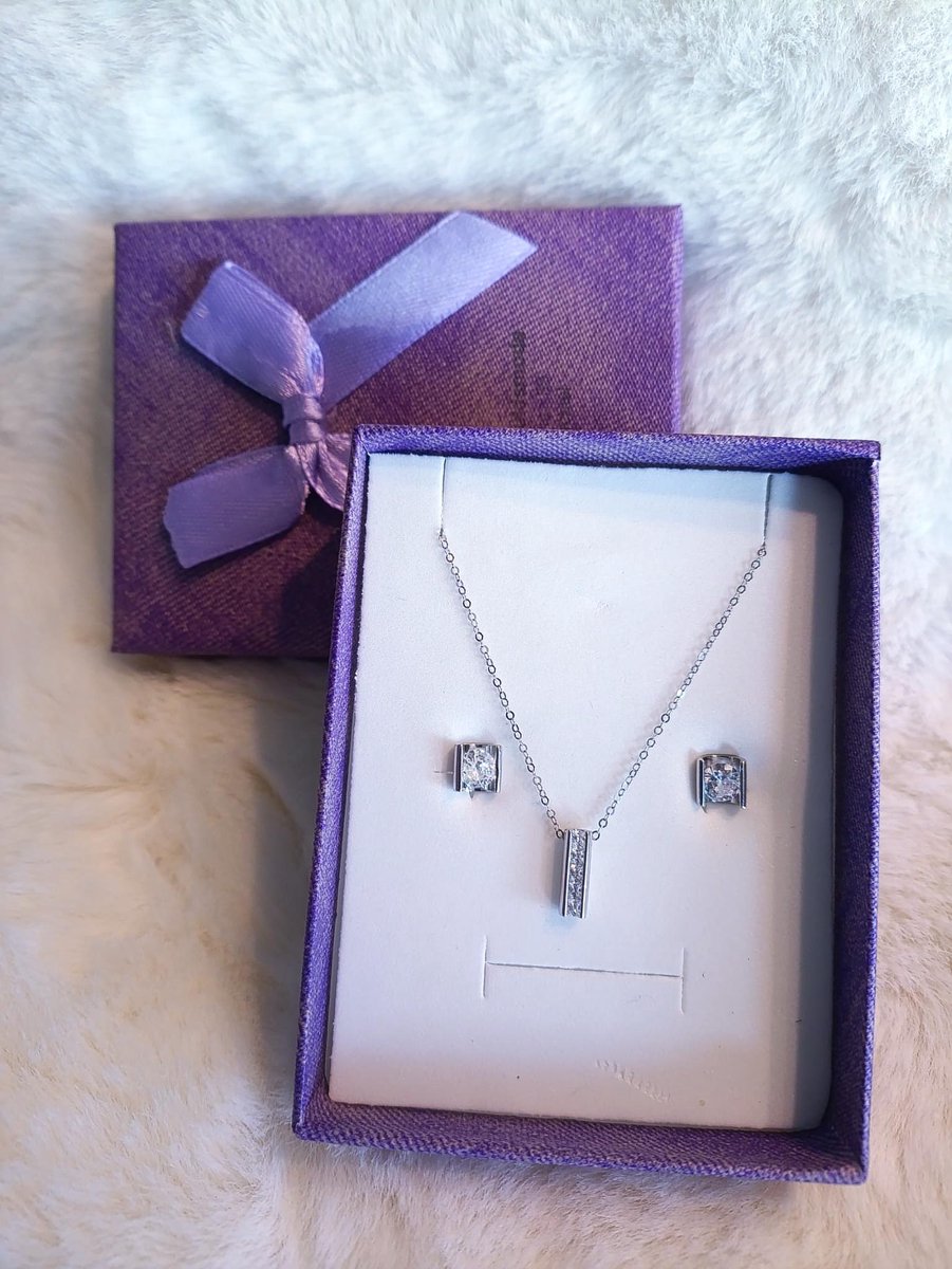 Sieradenset met oorbellen 925 echte Zilveren ketting met hangertje - met Zirkonia Steentjes