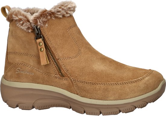 Bottine marron avec fermeture éclair latérale, col en fourrure et logo Skechers.