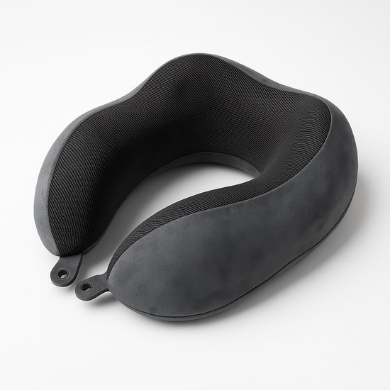 Grijs, ergonomisch nekkussen met een U-vorm en een mesh-textuur aan de binnenkant.