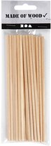 Verpakking met twintig houten stokjes, label vermeldt 'MADE OF WOOD'.
