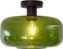 Groene glazen plafondlamp met zwarte fitting en gloeilamp, op witte achtergrond.