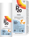 P20 Kids SPF 50+ crème en verpakking met regenboogaccent. Beschermt tot 10 uur, waterbestendig tot 3 uur.
