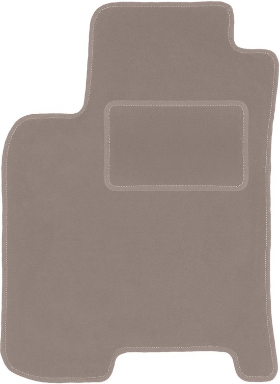 Tapis conducteur beige avec surpiqûres doubles et repose-pieds surélevé.