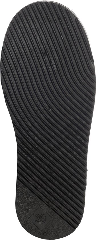 Semelle de botte noire avec motif ondulé et taille 39.