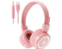 StayPowered Kinderhoofdtelefoon - Veilig en Stijlvol met LED-Verlichting - USB-C Aansluiting - Volumelimiet 85/94 dB - Ingebouwde Microfoon - Opvouwbaar en Lichtgewicht - Zachte Oorkussens - Stereo Geluid - Roze - Levering Sneller dan Aangegeven!