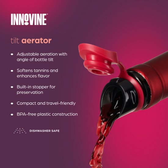 Innovine Tilt Aerator, een rode schenktuit die aan een wijnfles is bevestigd, schenkt rode wijn uit. Verstelbare beluchting, zachte tannines, ingebouwde stopper.