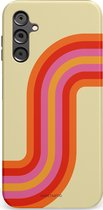 Casetastic Hoesje Geschikt voor Samsung A14 (5G/4G) - Stijlvolle Beschermende Duo-layer Case - Retro bocht