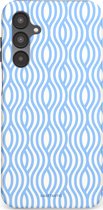 Casetastic hoesje geschikt voor Samsung Galaxy A16 - Dubbellaagse bescherming - Zeegolf Patroon - Fashion Case - Lichtblauw Wit Lichtgrijs