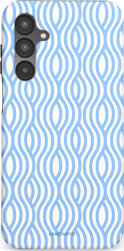 Telefoonhoesje met blauw-wit golvend patroon.
