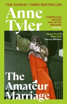 Een man in militair uniform kust een vrouw in een oranje jas bij een trein. Titel: The Amateur Marriage.