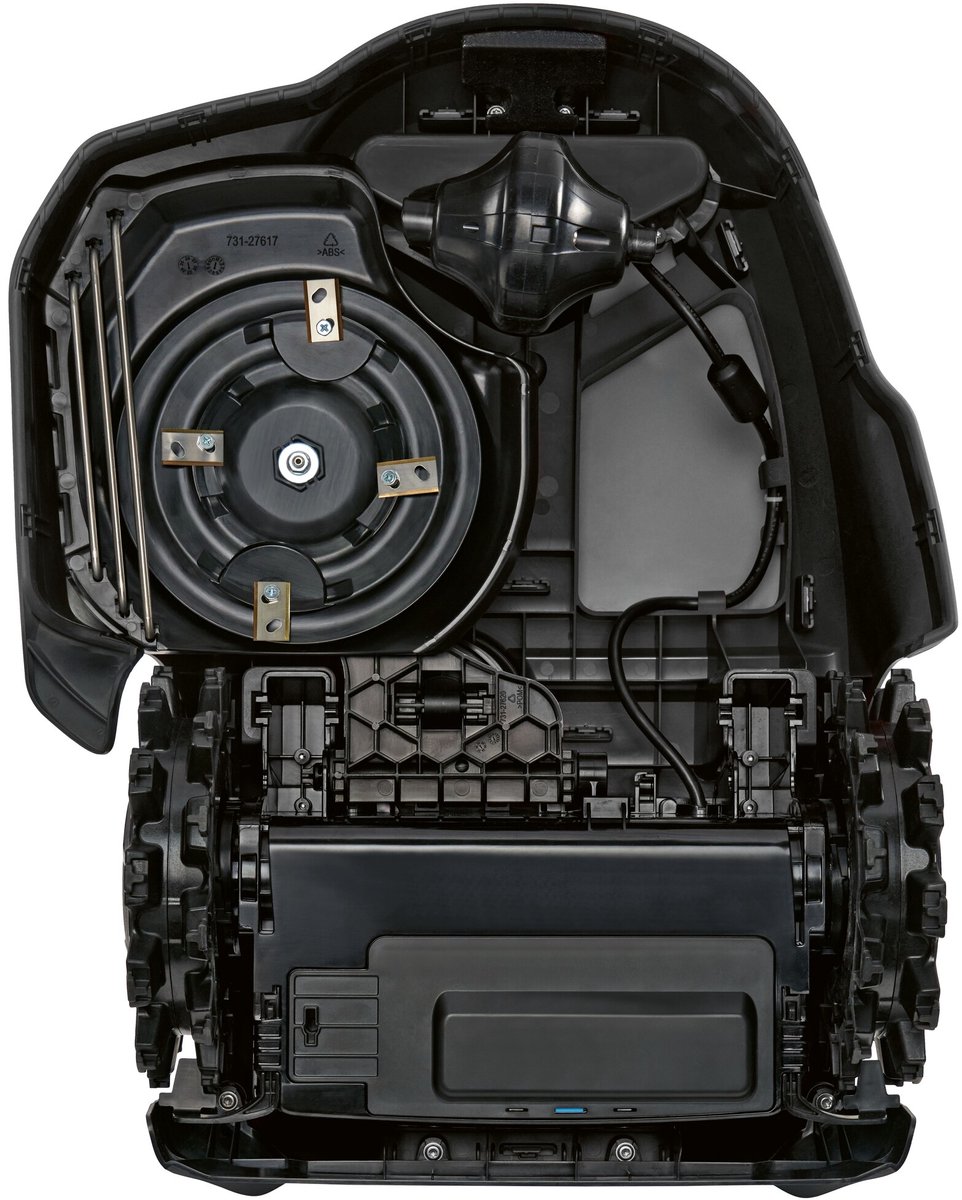 Afbeelding 3 van Robomow RKS800 met RoboHome en messen - Robotmaaier - Combo Deal (RKS800 + RKS Robohome + extra messenset) - Maairobot - Wifi - Randmaaien - App bestuurbaar