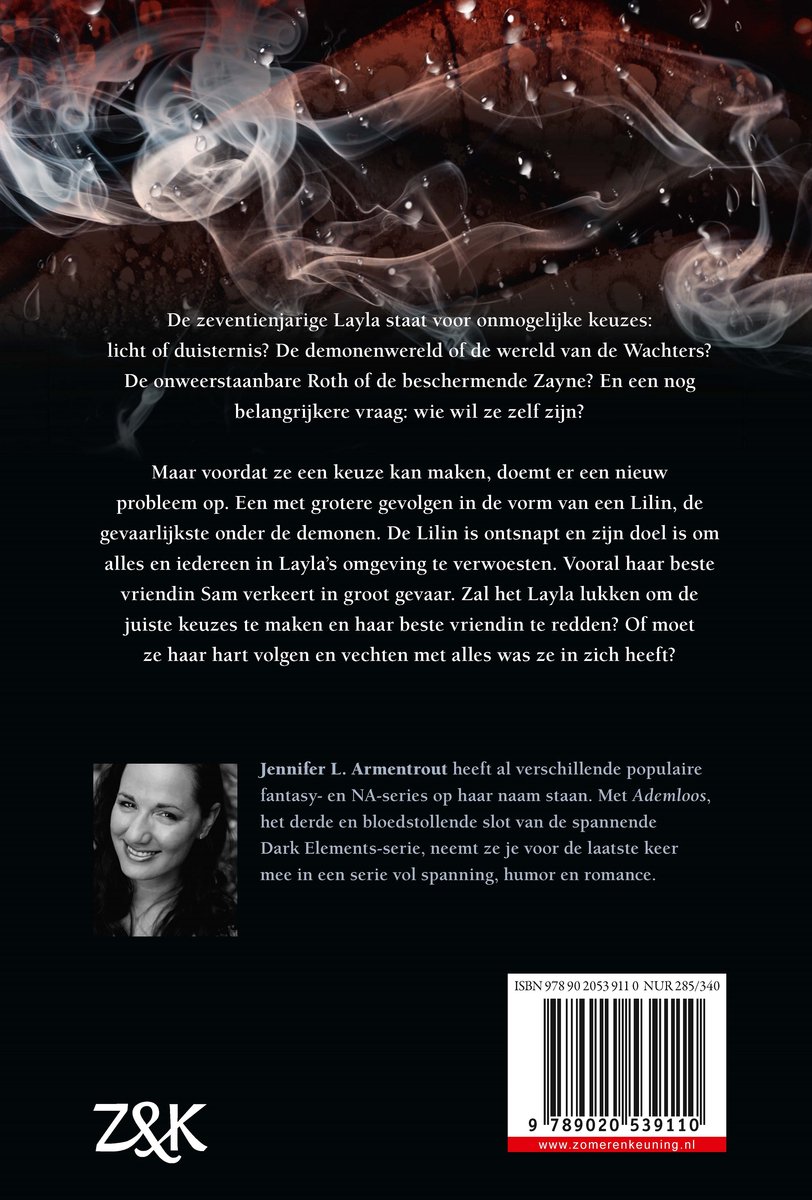 Achterkant van Ademloos. Foto van auteur Jennifer L. Armentrout en tekst over het boek.
