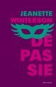 De kaft van het boek 'De Passie' van Jeanette Winterson, met een groene masker en roze letters op een paarse achtergrond.