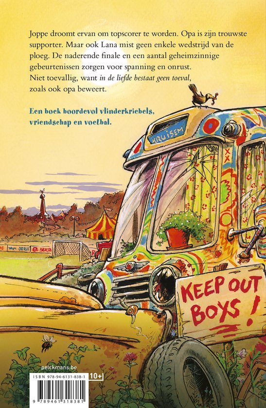 Een kleurrijke, versierde bus in een circussfeer. De tekst 'KEEP OUT BOYS !' staat op een bord.