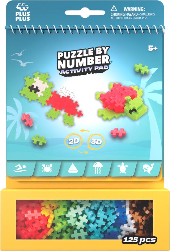 Plus-Plus Activity Pad: Oceaan designs met groene en rode schildpad. Onderin een gele kist met 125 gekleurde bouwblokjes.
