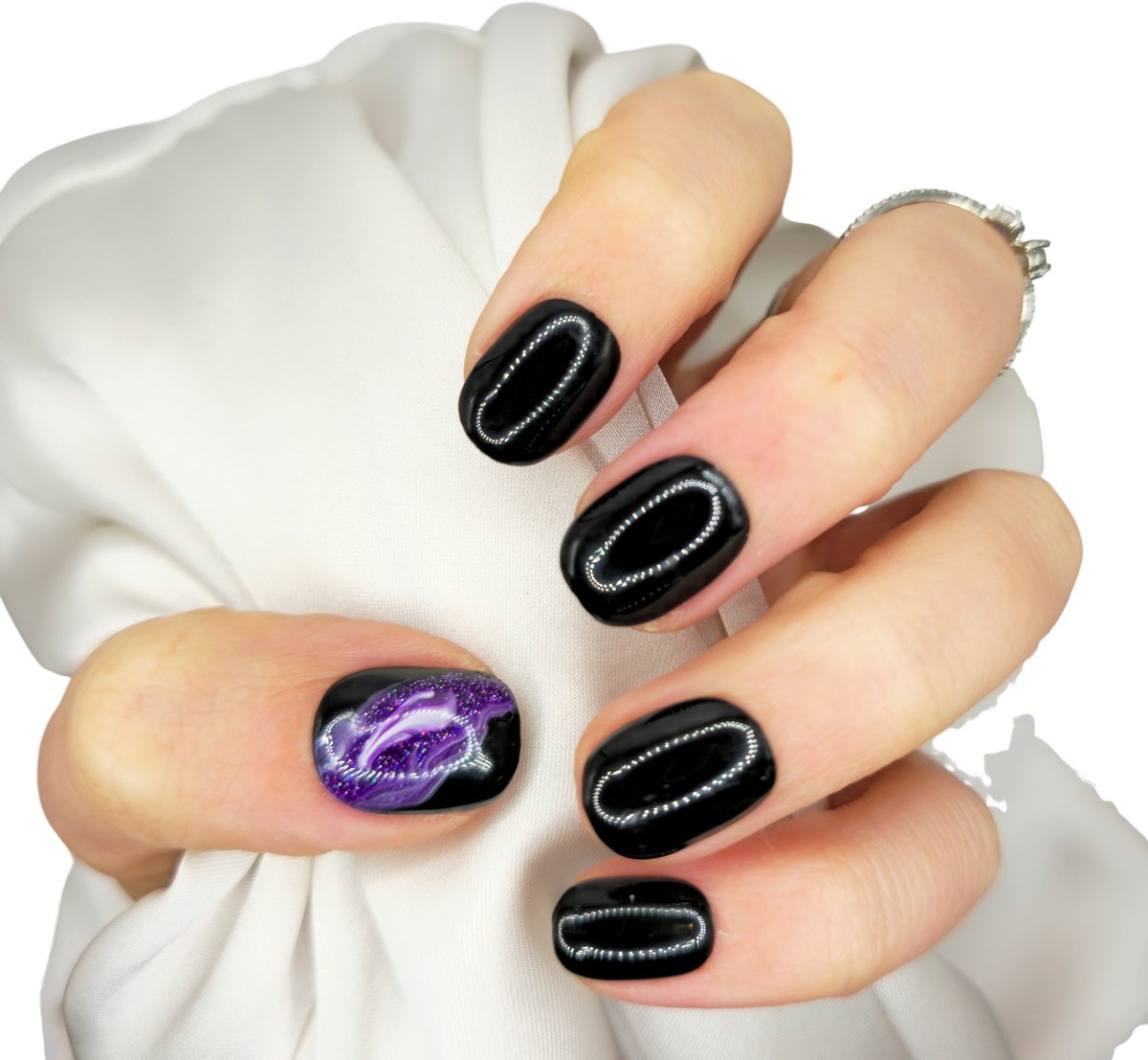 SD Press on Nails B-267 – Set van 20 Korte Plaknagels – Zwart/Paars Swirl – Inclusief Lijm & Tools – Handmade Nail Art