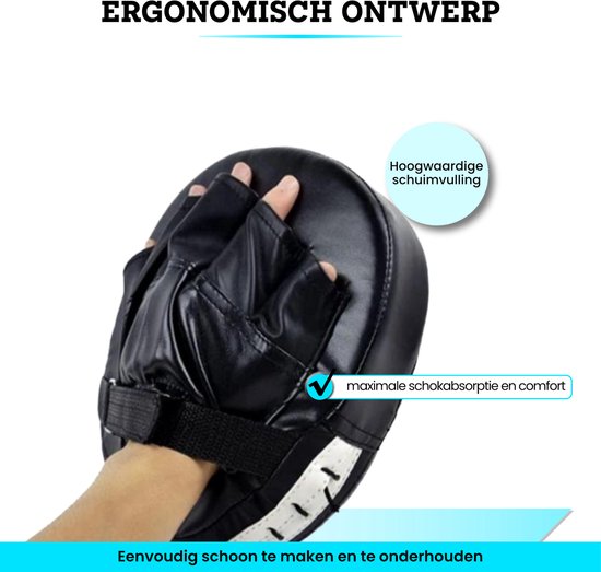 Hand met zwarte bokspad met schuimvulling en verstelbare band