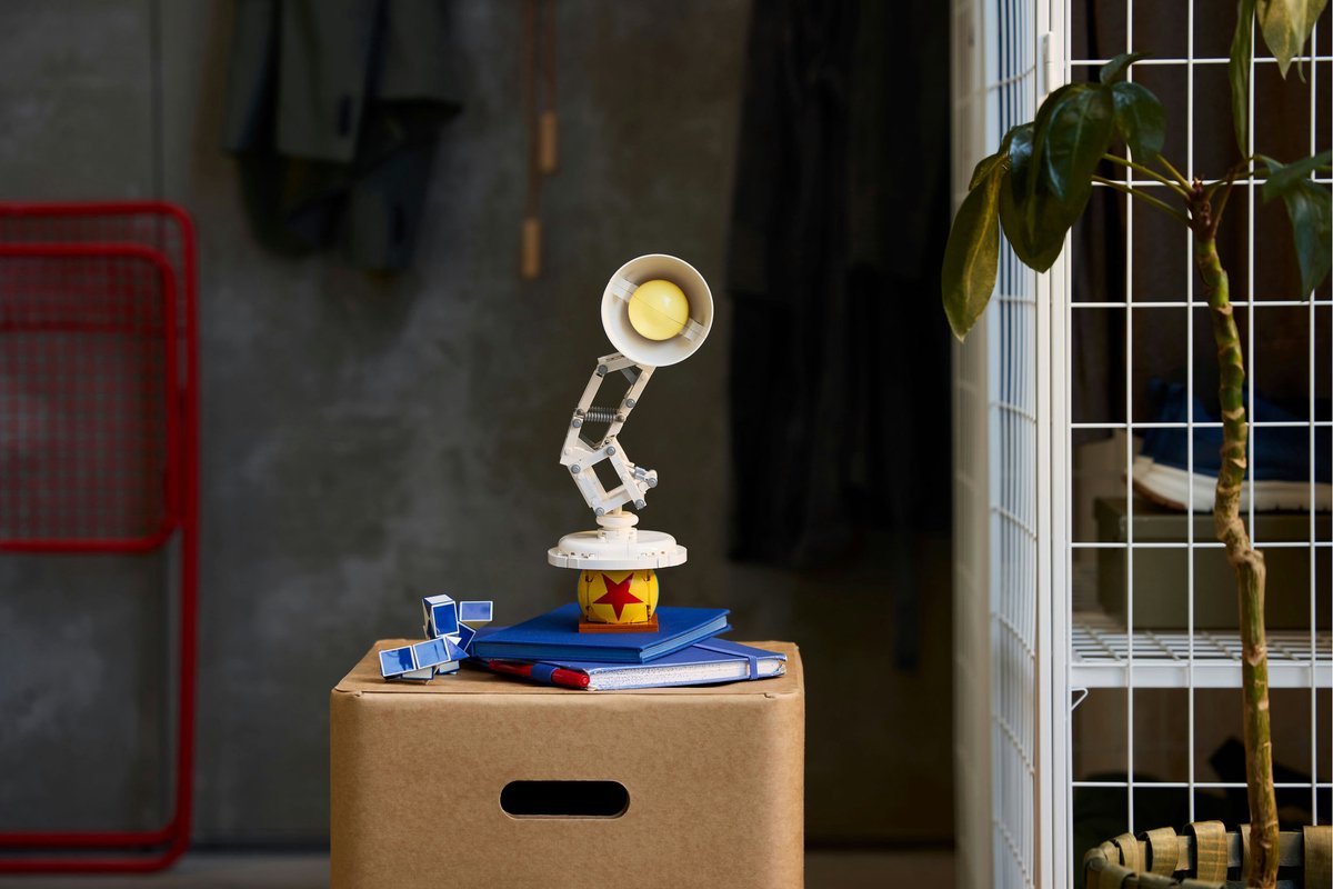 LEGO® Ideas Disney Pixar Luxo Jr. Displaymodel - 21357 — afbeelding 3