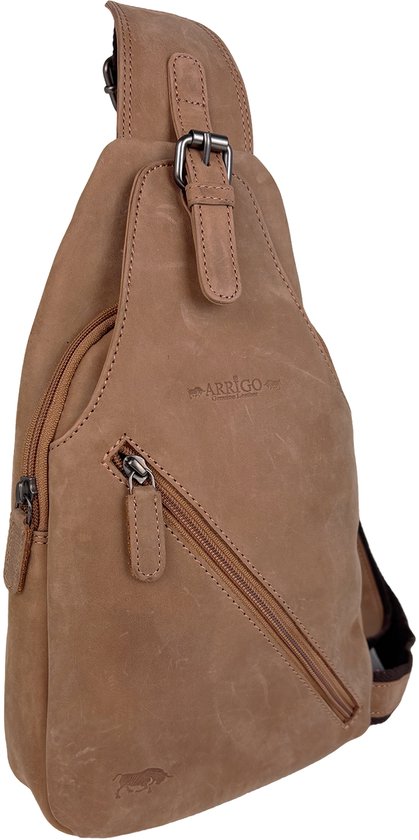 Lichtbruine leren crossbody tas met schuine rits, gesp en logo.