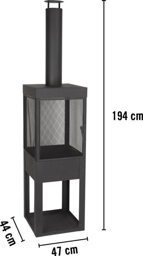 Zwarte staal tuinkachel met schoorsteen, 194 cm hoog, 47 cm breed en 44 cm diep.