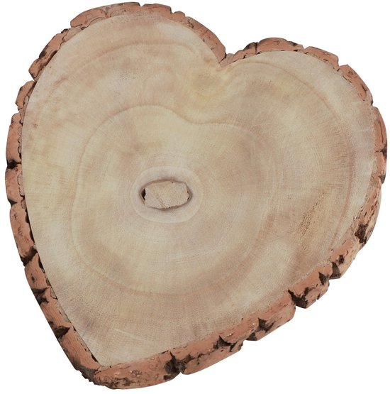Houten boomschijf in hartvorm met bastrand en een natuurlijke knoest in het midden.