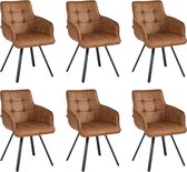 Zes cognac eetkamerstoelen met armleuningen, geruit stiksel en zwarte metalen poten, gearrangeerd in een raster.