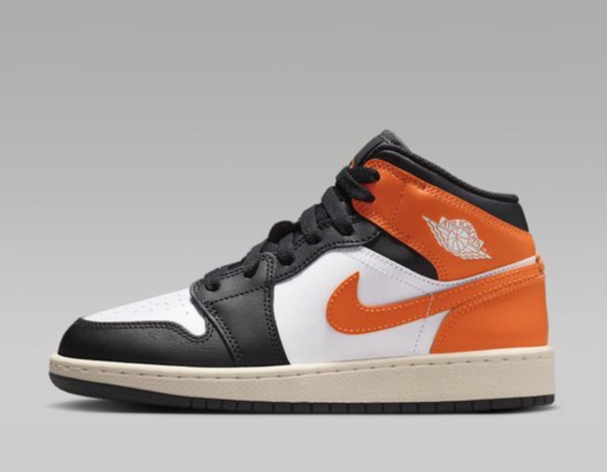 Nike Nike Air Jordan 1 Mid GS Sneakers Unisex Oranje