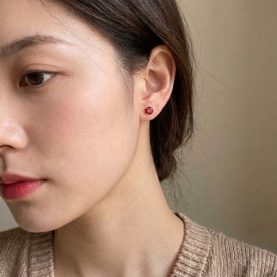 Lady London – Boucles d'oreilles – Studs – RVS – Couleur argentée – Zircone rouge – 4mm