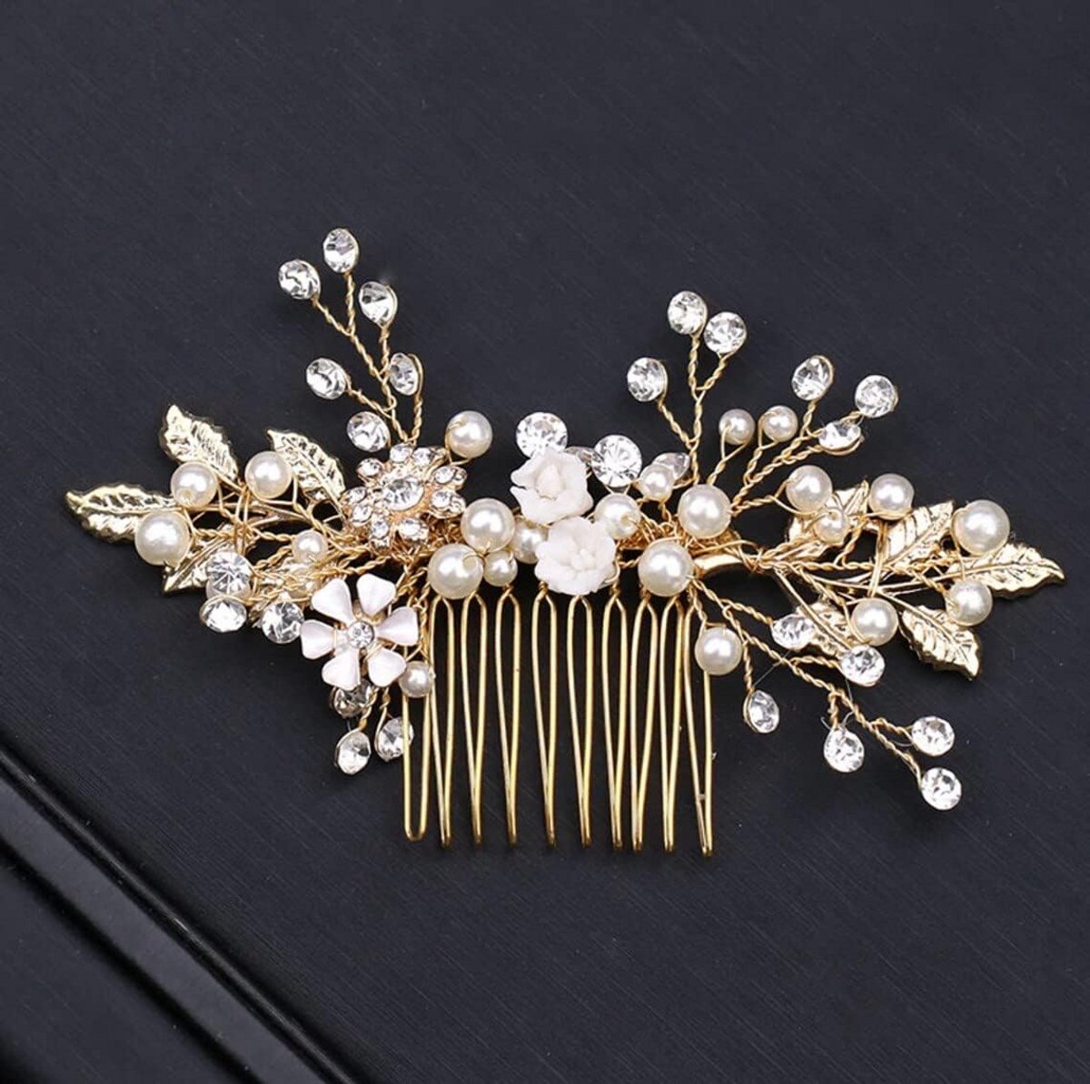 Elegante Haaraccessoire Bruiloft met Bloemen, Parels en Kristal - Handgemaakte Haarclip/Kam voor Dames